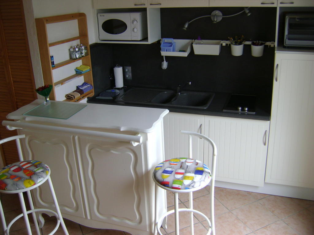 La Petite Maison Sur L'Ile De Re La Flotte Bagian luar foto